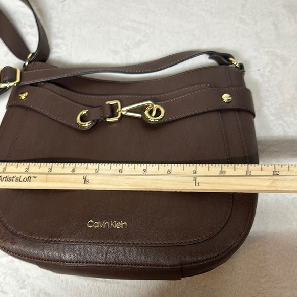Calvin Klein Brown Shoulder Bag with Hobo Silhouette - Picture 8 of 16